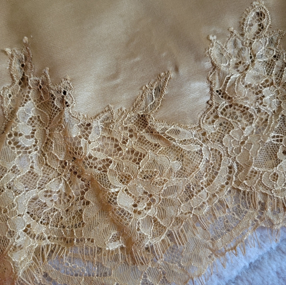 Anthropologie Mare Mare Gold Silky Lace Trim Shorts - Picture 6 of 6